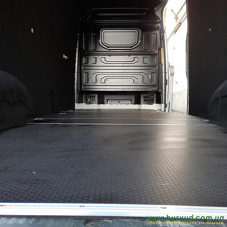 Volkswagen Crafter new L4 обшивка стен и пола автофургонов