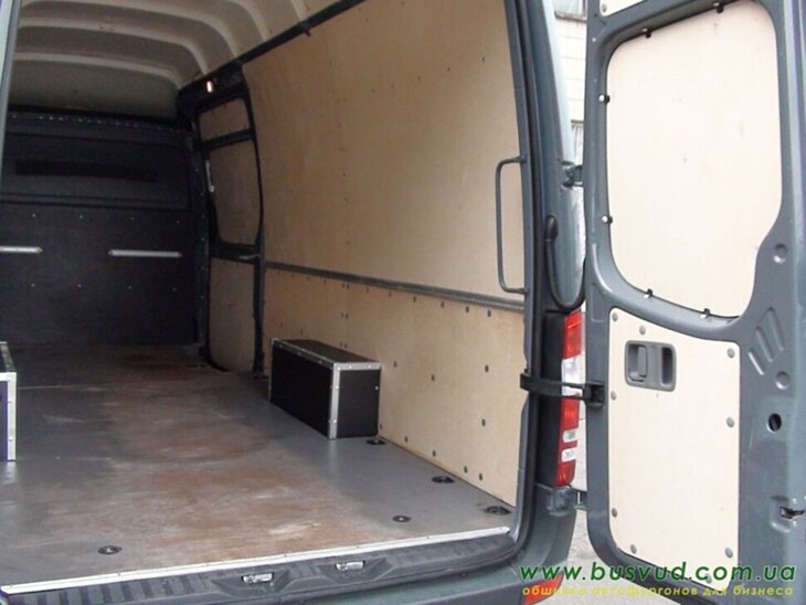 Mercedes-Benz Sprinter L4H2