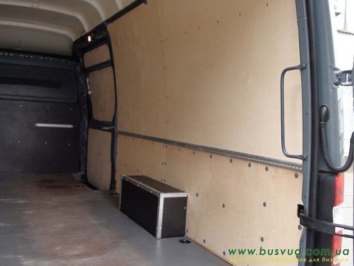Mercedes-Benz Sprinter L4H2