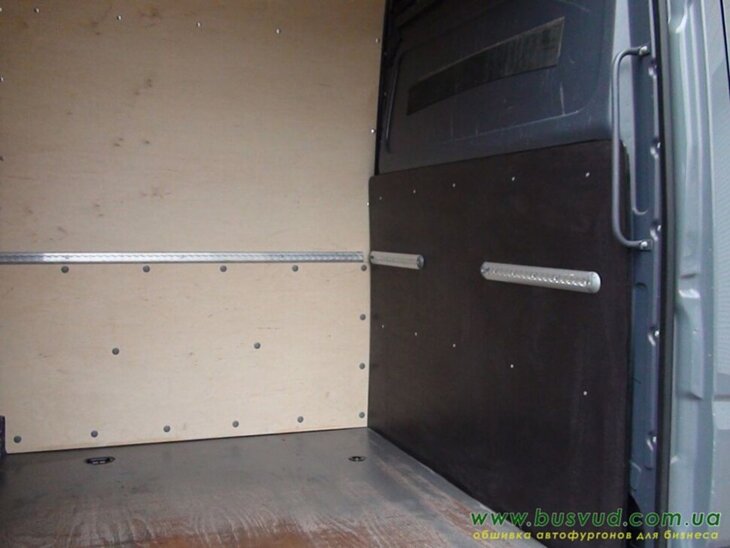 Mercedes-Benz Sprinter L4H2