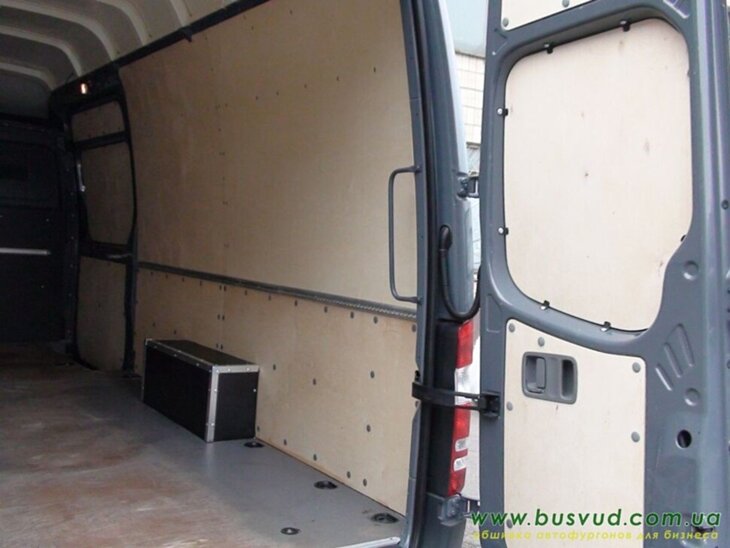 Mercedes-Benz Sprinter L4H2
