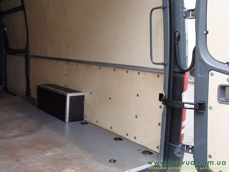 Mercedes-Benz Sprinter L4H2