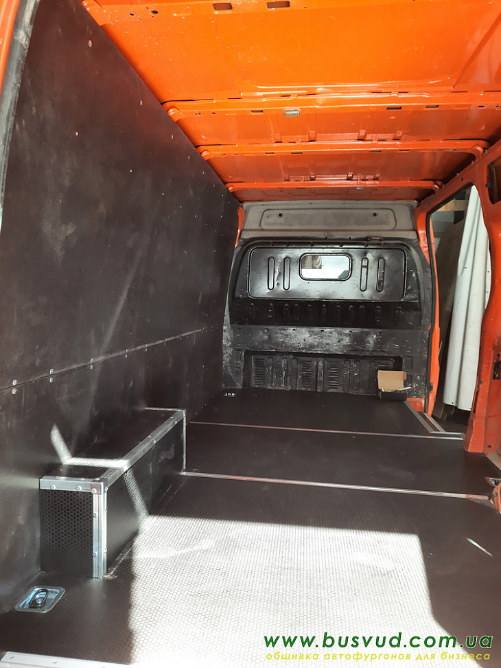 Ford Transit 2T  обшивка автофургона киев