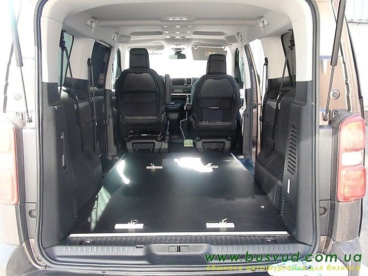 Peugeot Traveller