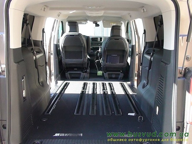 Peugeot Traveller
