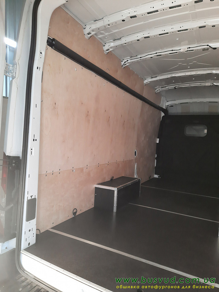 Ford Transit 2T L4H3 обшивка автофургона