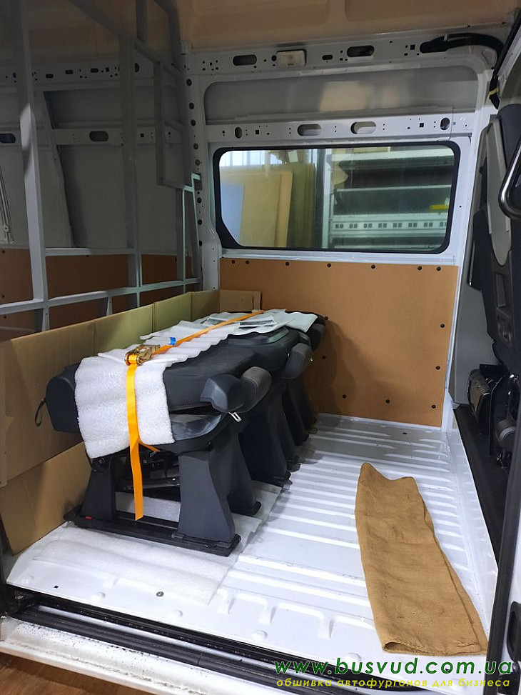 RENAULT MASTER L3 (Перегородка,кресла)