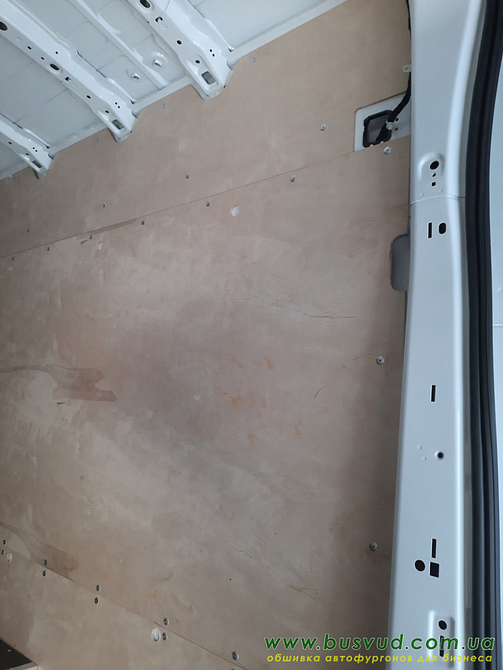 Ford Transit 2T L4H3 обшивка автофургона опыт больше 10 лет