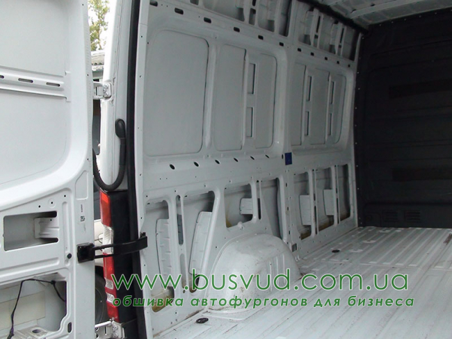 Напольное покрытие Mercedes-Benz Sprinter L2H2