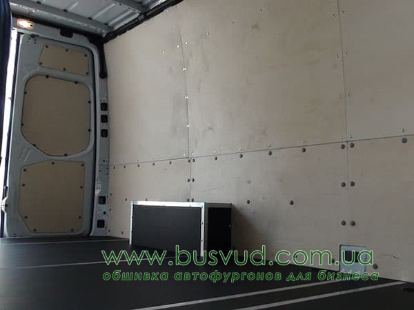Напольное покрытие Mercedes-Benz Sprinter L3H2