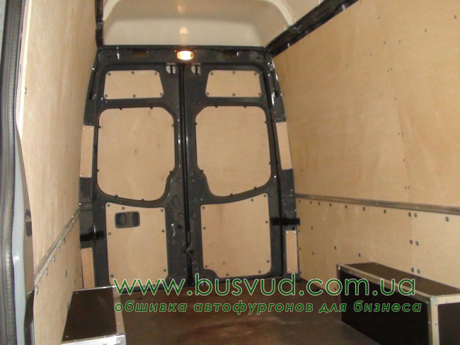 Напольное покрытие Mercedes-Benz Sprinter L4H3 Напольное покрытие Mercedes-Benz Sprinter L4H3