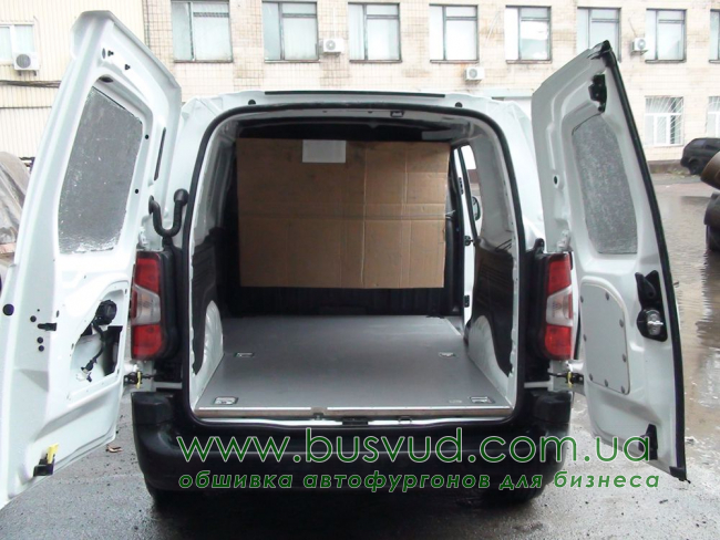 Напольное покрытие Pegeot Partner L2H1