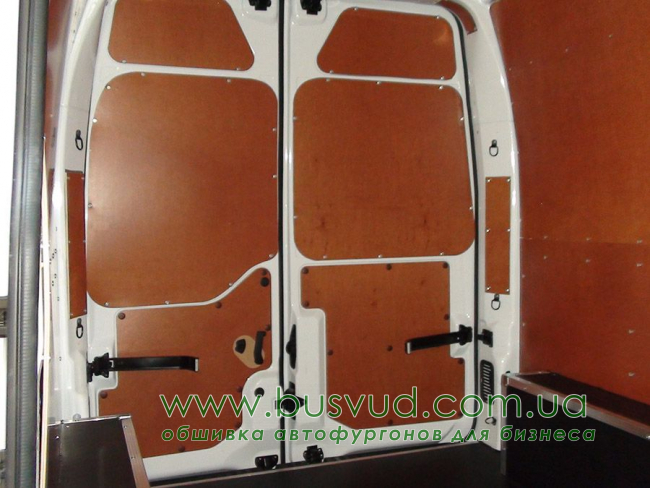 Обшивка стен фургона Renault Master L2H2 Обшивка стен фургона Renault Master L2H2