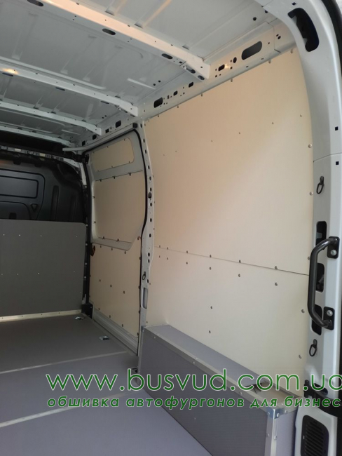 Обшивка стен фургона Renault Master L2H2 Обшивка стен фургона Renault Master L2H2