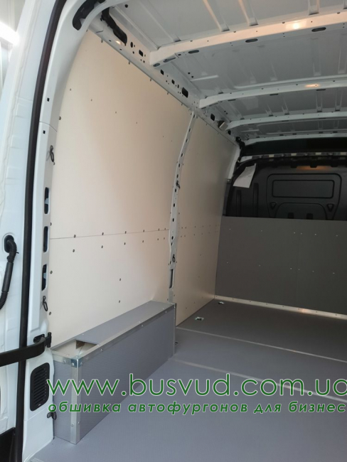 Обшивка стен фургона Renault Master L2H2 Обшивка стен фургона Renault Master L2H2