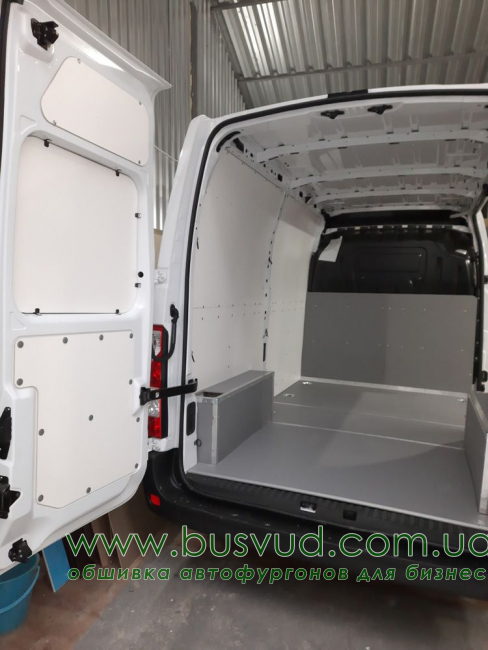 Обшивка стен фургона Renault Master L2H2 Обшивка стен фургона Renault Master L2H2