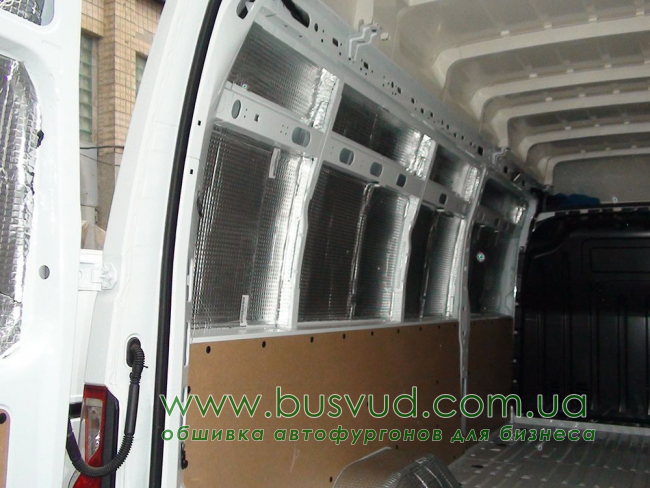 Обшивка стен фургона Renault Master L4H3