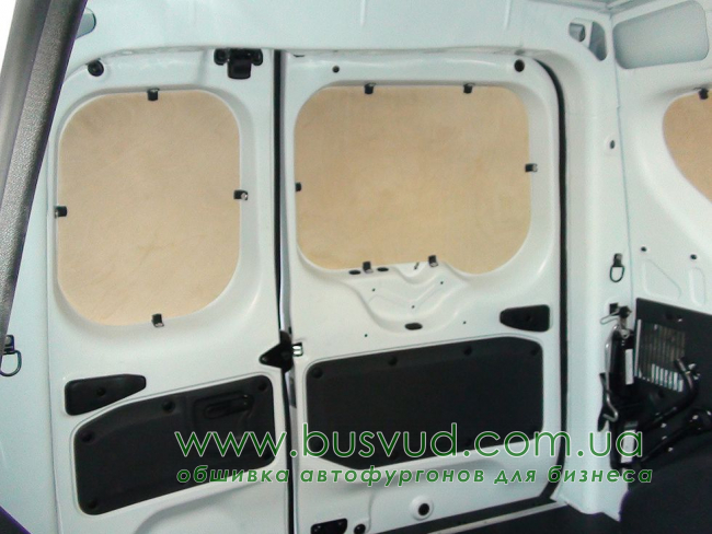 Обшивка стен фургона Renault Dokker Van L1H1 Обшивка стен фургона Renault Dokker Van L1H1