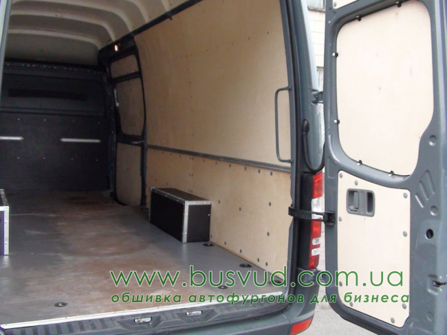 Обшивка стен фургона Mercedes-Benz Sprinter L4H3