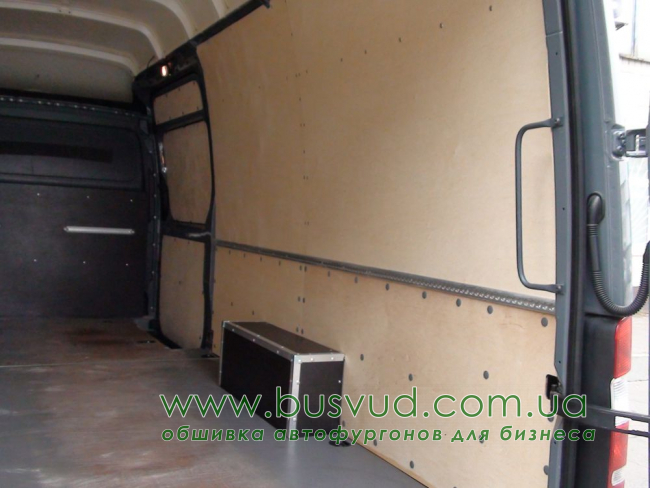 Обшивка стен фургона Mercedes-Benz Sprinter L4H3