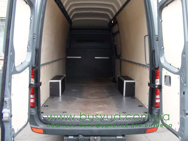Обшивка стен фургона Mercedes-Benz Sprinter L4H3