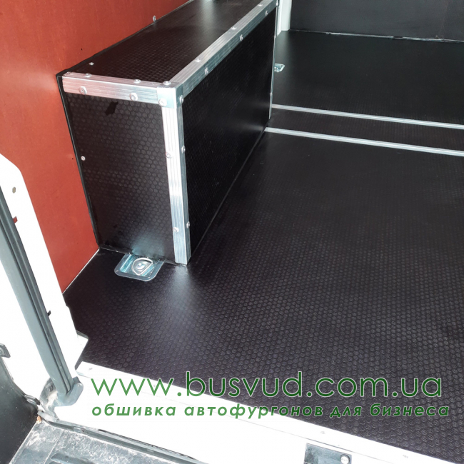 Обшивка стен фургона Pegeot Boxer L1H1 Обшивка стен фургона Pegeot Boxer L1H1