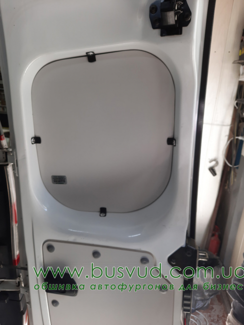 Обшивка стен фургона Renault Kengoo L2