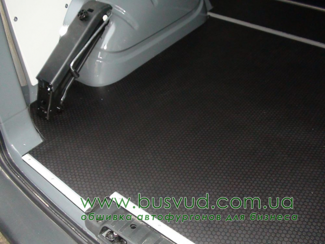 Обшивка стен фургона Volkswagen Transporter L1H1