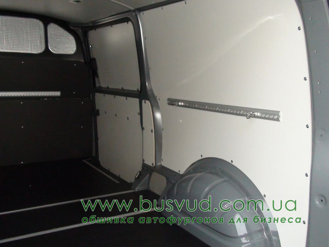 Обшивка стен фургона Volkswagen Transporter L2H1