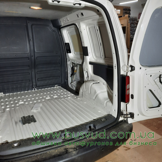 Обшивка стен фургона Volkswagen Caddy L1H1